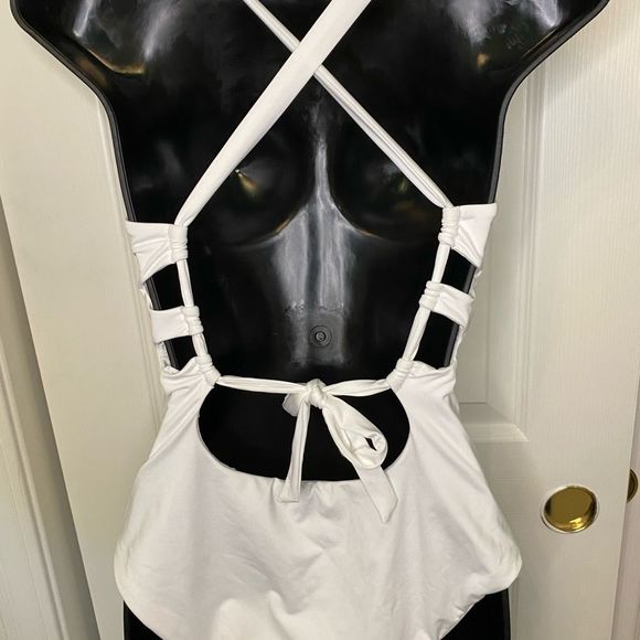 BECCA color code skylar plunge one piece open tie back swimsuit size Medium - Picture 3 of 8